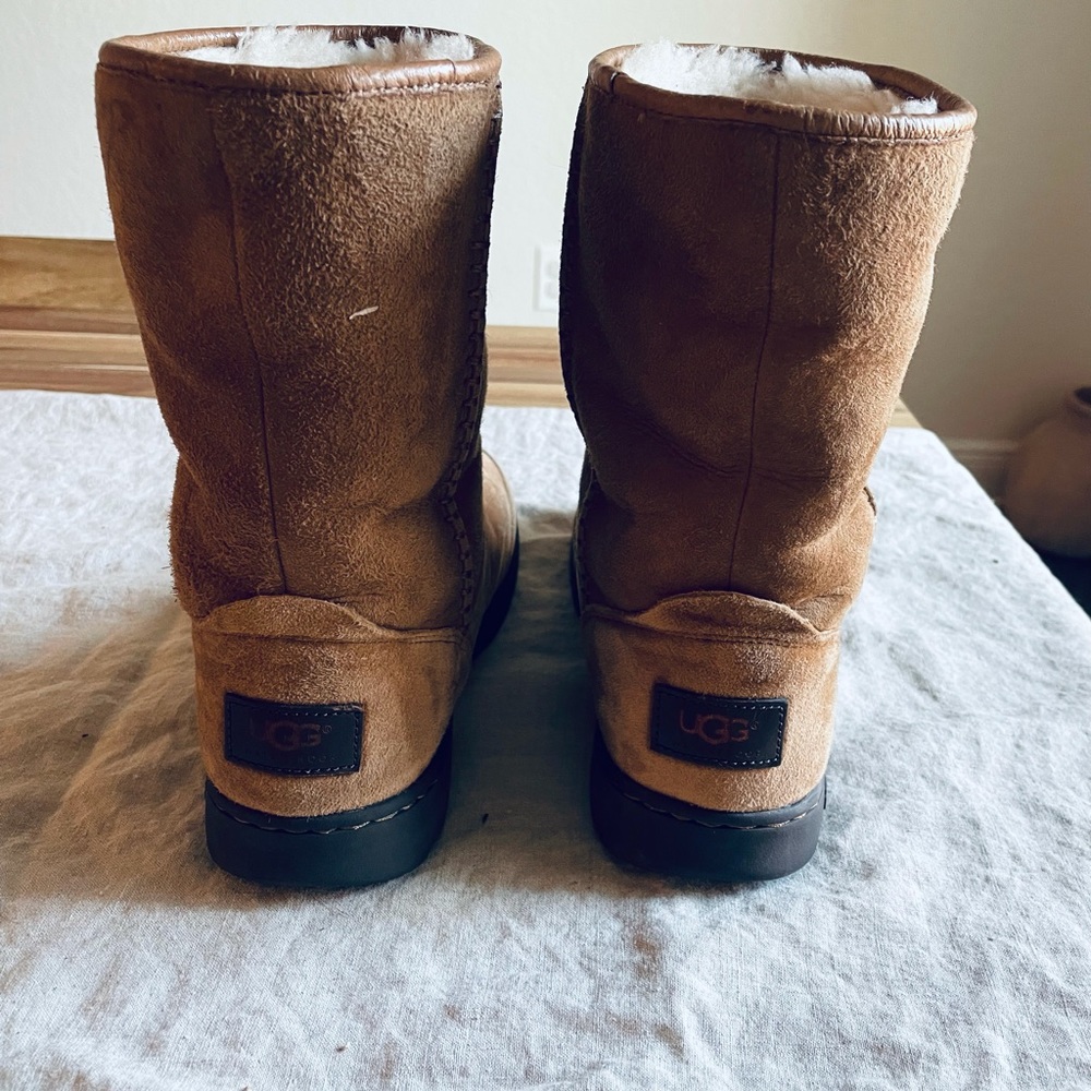 Ugg Boots Like New Condition/ Barely Worn - image 8